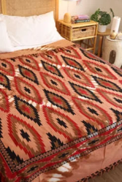 New Aakrita Bedspread Bedding