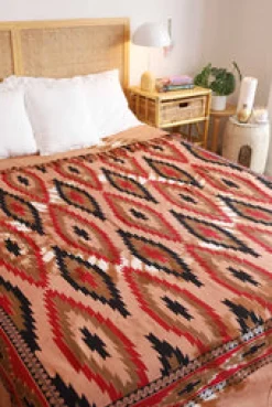 New Aakrita Bedspread Bedding