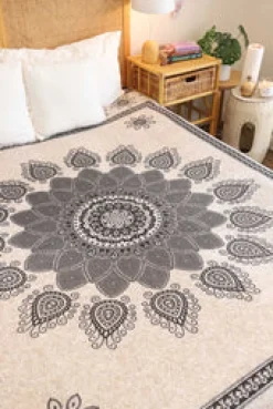 Hot Aditya Bedspread Bedding