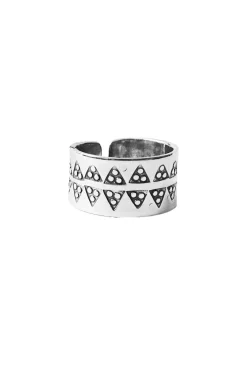 Hot Bly Triangle Etched Wide Band Rings