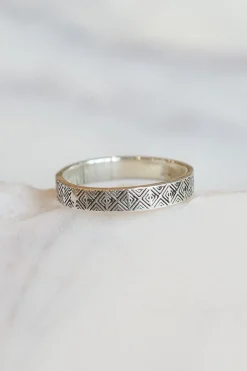 Hot Dimis Geometric Ring Rings