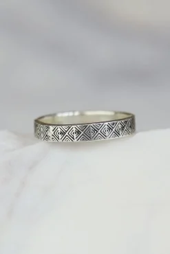 Hot Dimis Geometric Ring Rings