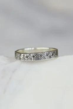Hot Dimis Geometric Ring Rings