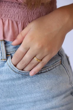 Fashion Gold Filigree Band Rings