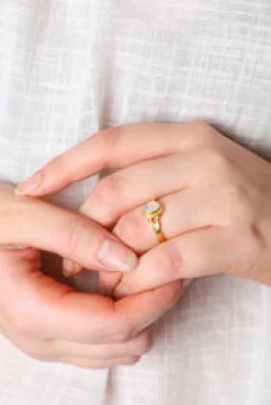 Outlet Gold Rainbow Moonstone Cardi Ring Rings