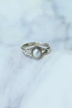 Online Pearl Cardi Oval Stone Ring Rings