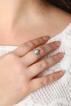 Online Pearl Cardi Oval Stone Ring Rings