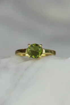 Discount Peridot Gold Agatha Claw Set Ring Rings